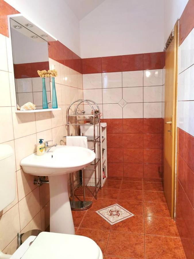 Apartment Biljana Бол Экстерьер фото