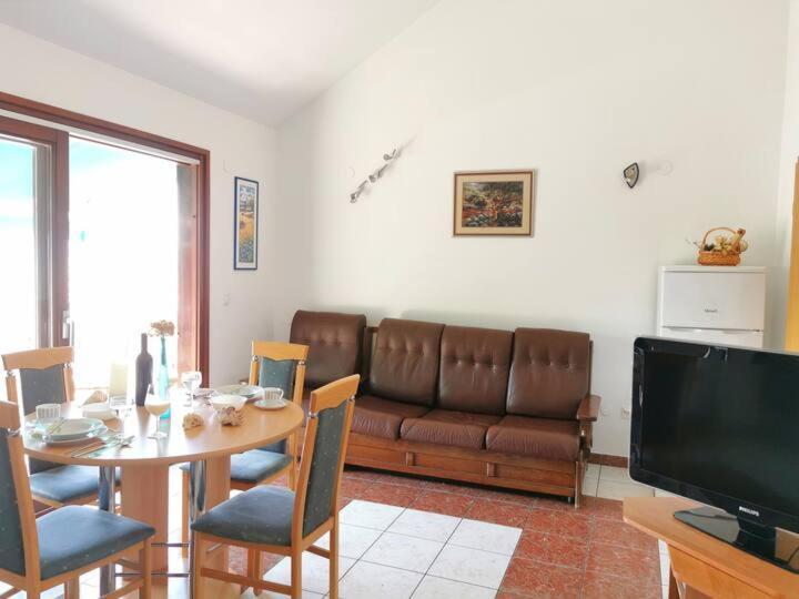 Apartment Biljana Бол Экстерьер фото
