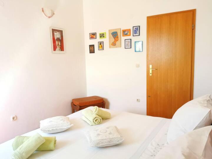 Apartment Biljana Бол Экстерьер фото