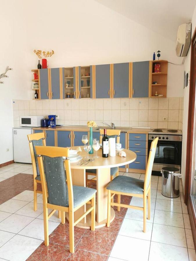 Apartment Biljana Бол Экстерьер фото
